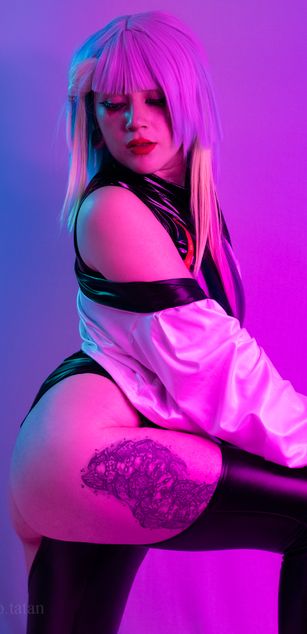 Model - ANNIE SNOW cosplay