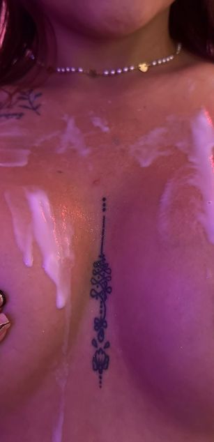 Model - CharlotteeJoness deepthroat