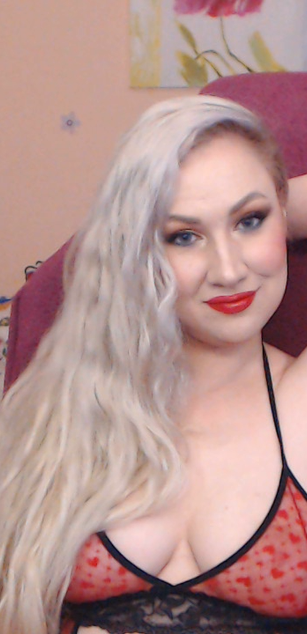 Model - Miss Lexy Gold fetish