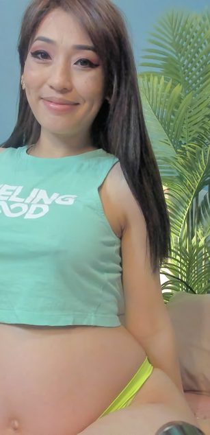 Model - Shaya squirt