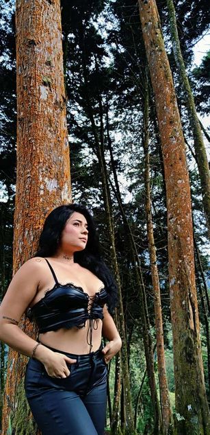 Model - Arianita Stone deepthroat