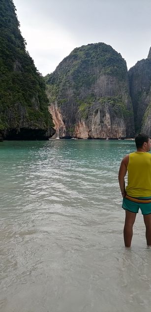 Model - HankMalone smoking