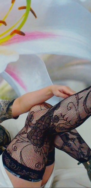 Model - LillyDiaz deepthroat