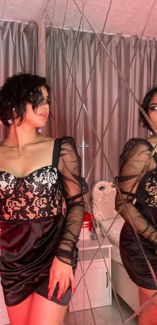 Model - Kim_Sherman legs