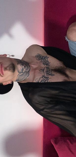 Model - iam_cyro cuckold