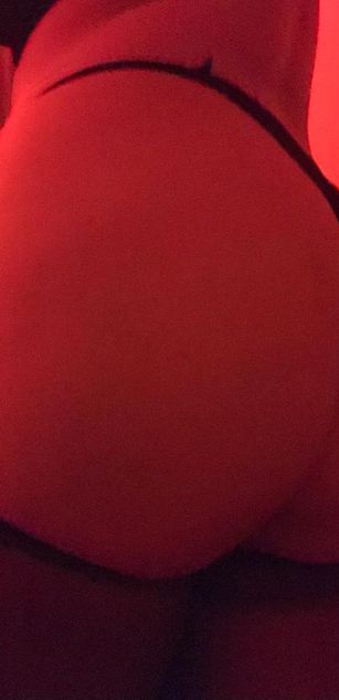 Model - Lilbabyv bigboobs