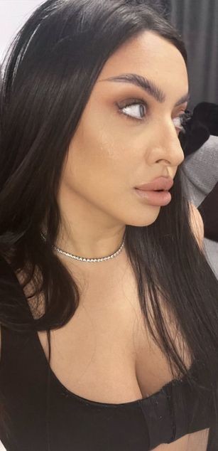 Model - natalie.luv curvy