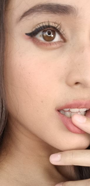 Model - Sylvie Gomez deepthroat