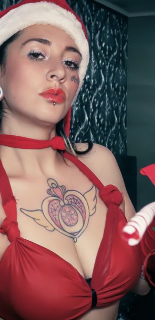 Model - LustCruella fetish