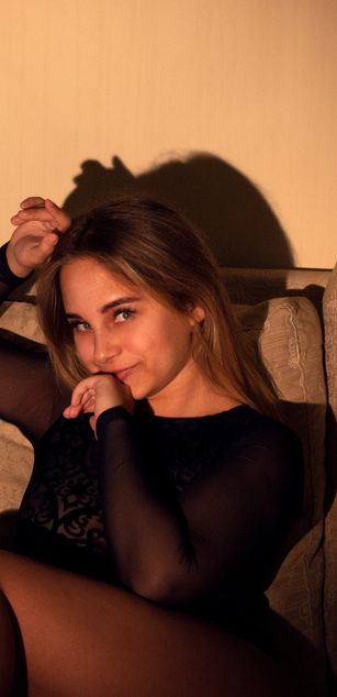 Model - AppleBrandy striptease