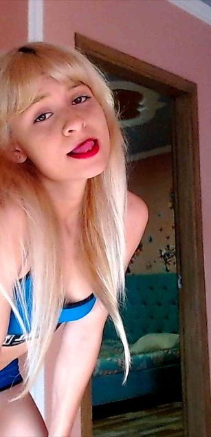 Model - Dasly Sunshine deepthroat