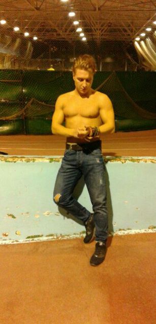 Model - Alexander mansolo