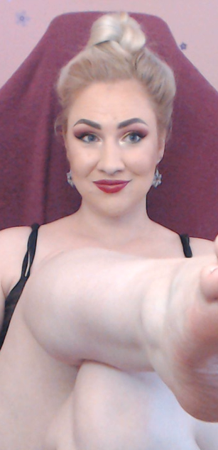 Model - Miss Lexy Gold fetish