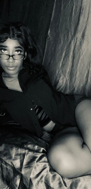 Model - Lady MOO gfe