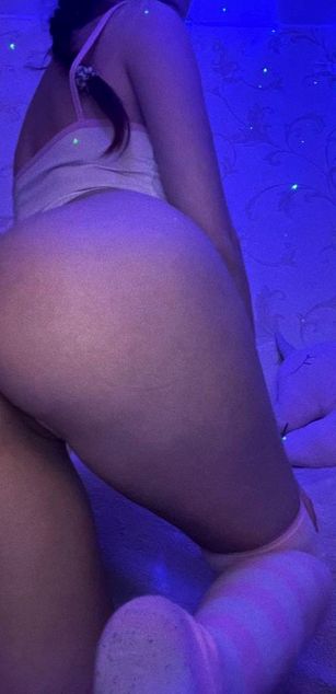 Model - Pretty Betty deepthroat