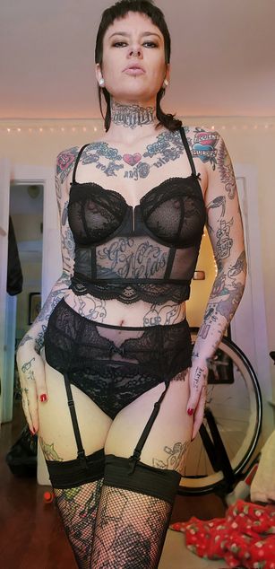 Model - Viki Vice heels