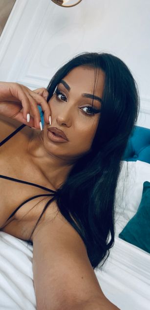 Model - Aysha 666 prietenoasa