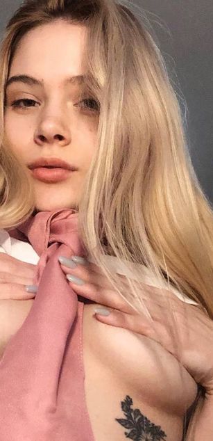 Model - Manany blowjob