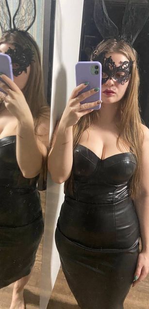 Model - LilyDolly69 boobs