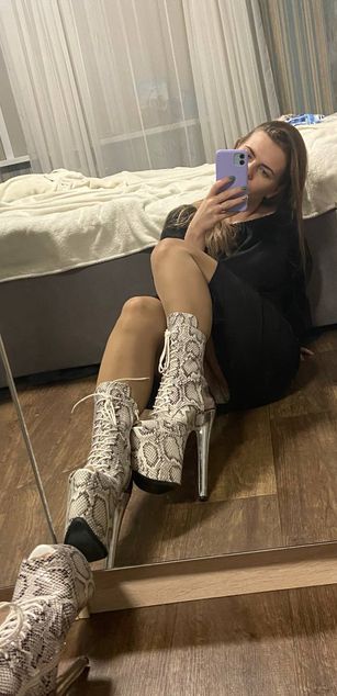 Model - LilyDolly69 boobs