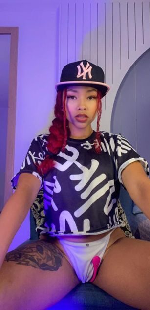 Model - Anny Williams ass