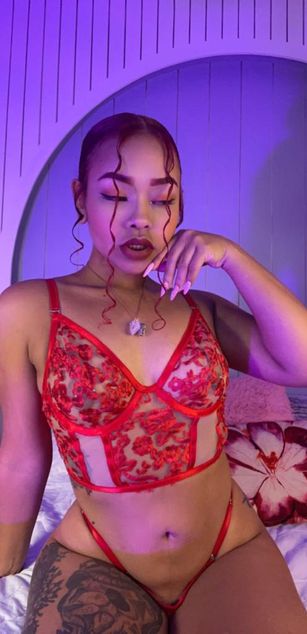 Model - Anny Williams ass