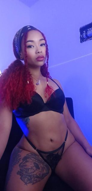 Model - Anny Williams ass