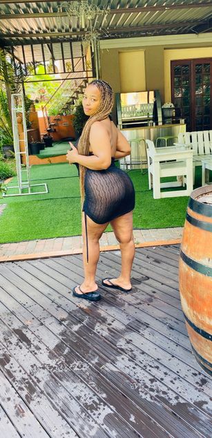 Model - Bustyzii blowjob