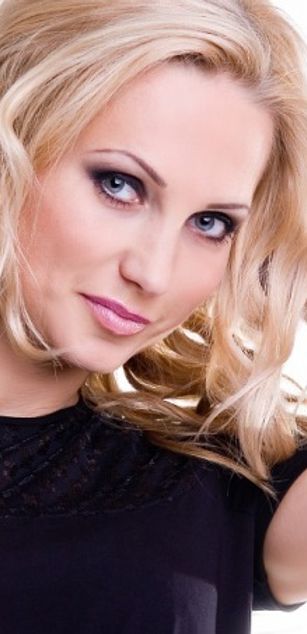 Model - LillyDiaz deepthroat