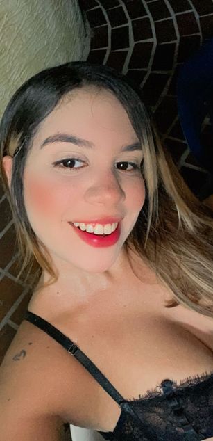 Model - Hanna Williams cute