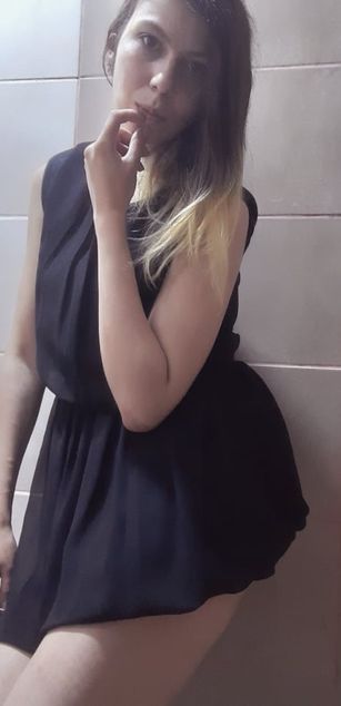 Model - Claire Glossip camgirl