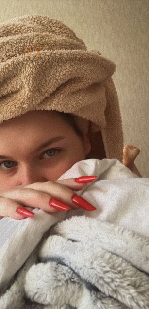 Model - Tina bigtits