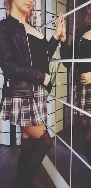 Model - AshleySun deepthroat