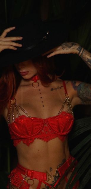 Model - Gialom bigboobs