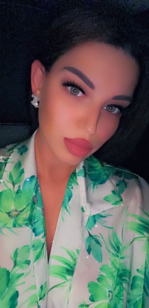 Model - NadiraNoor bigboobs