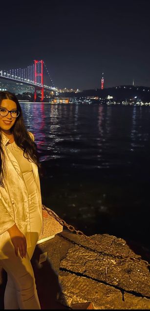 Model - NadiraNoor bigboobs