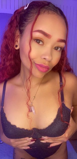 Model - Anny Williams ass