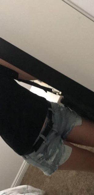 Model - Karen Kums  ass