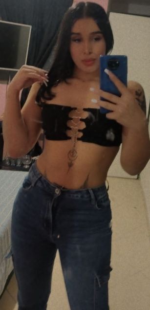 Model - CHANEL PALMER latina