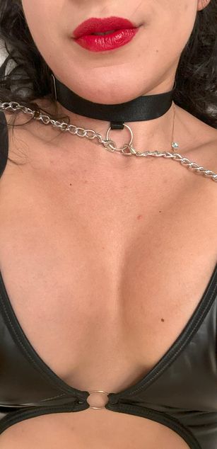 Model - Hidden Kitty striptease