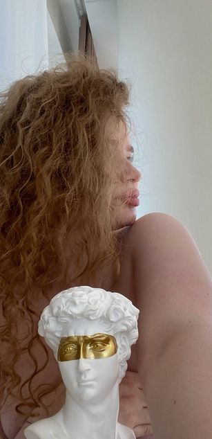 Model - VikiGlem deepthroat