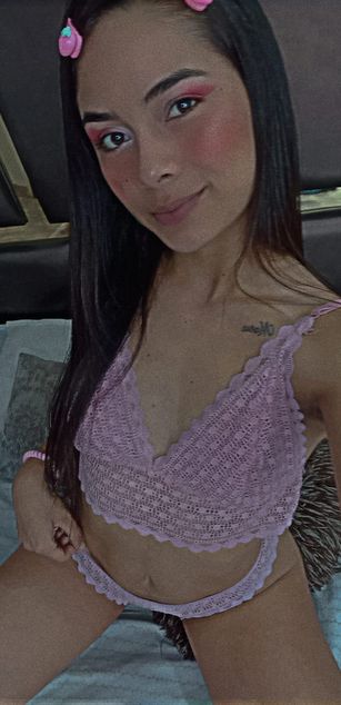 Model - NicoleEsposito deepthroat