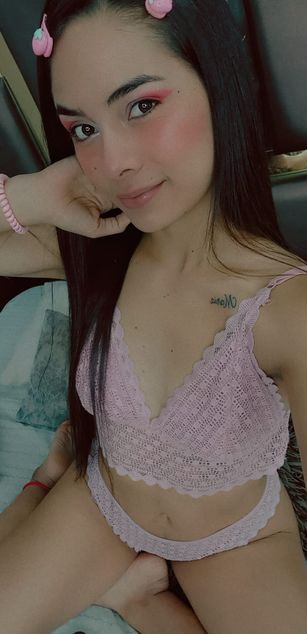 Model - NicoleEsposito deepthroat