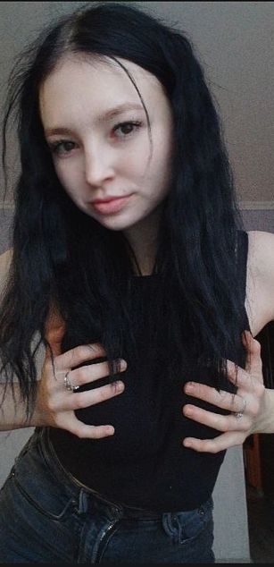 Model - Eliza_Mills toys