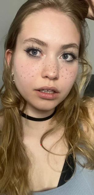 Model - AnyAmaazzy blowjob