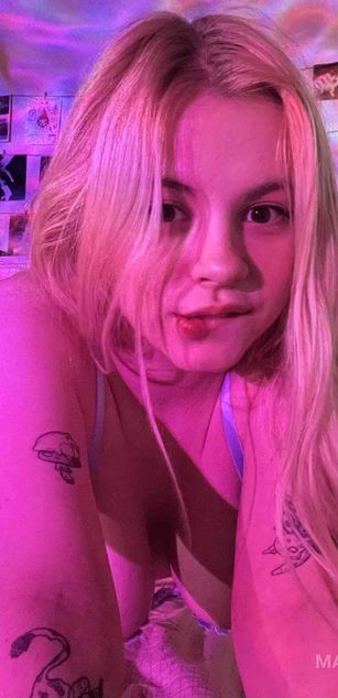 Model - Madison Meow blowjob