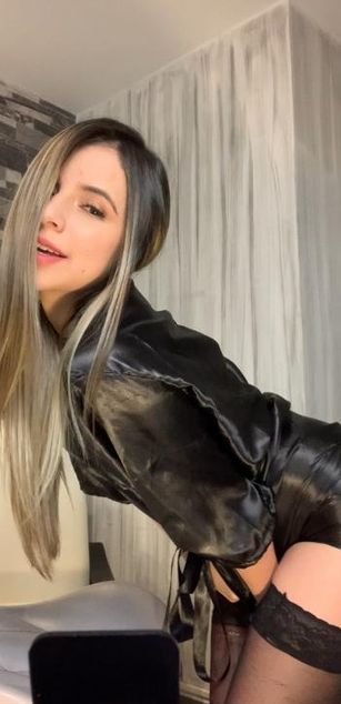 Model - SOPHIA FIORE deepthroat