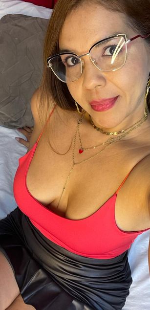 Model - Kasandra Hale deepthroat