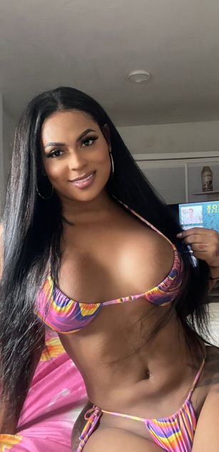 Model - Victoria phillips bigcock