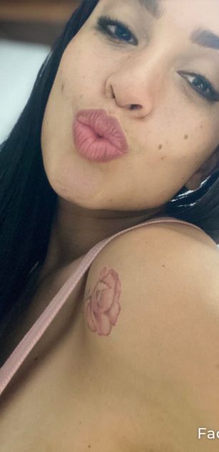 Model - Zoe Mackenzie ass